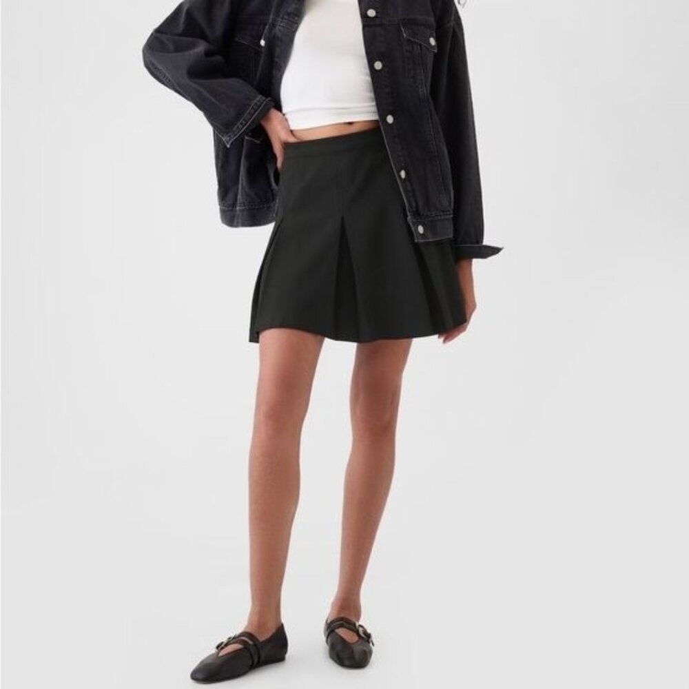 NWT GAP Navy Pleated Mini Skirt